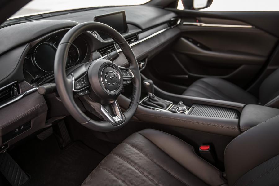 Интерьер Mazda6 (GJ) 2018 года  (NA) (фото 26 из 40)